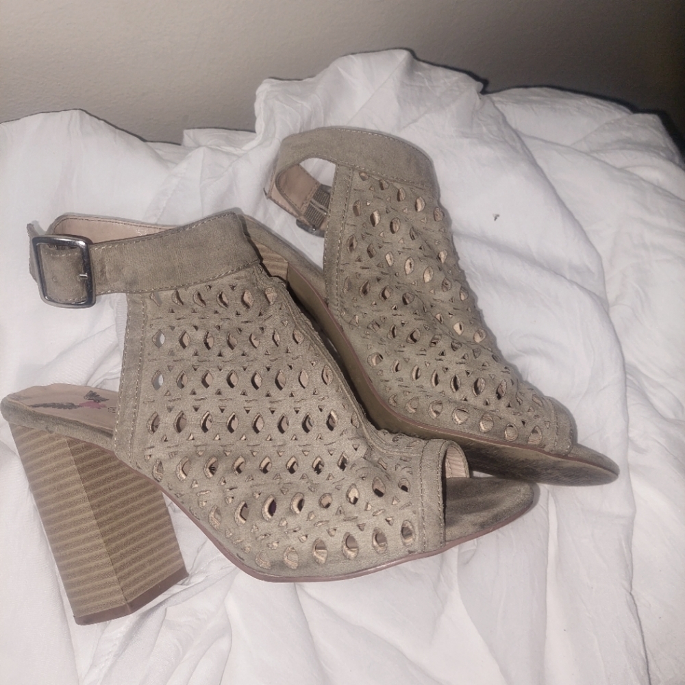 Penny loves Kenny Heels
